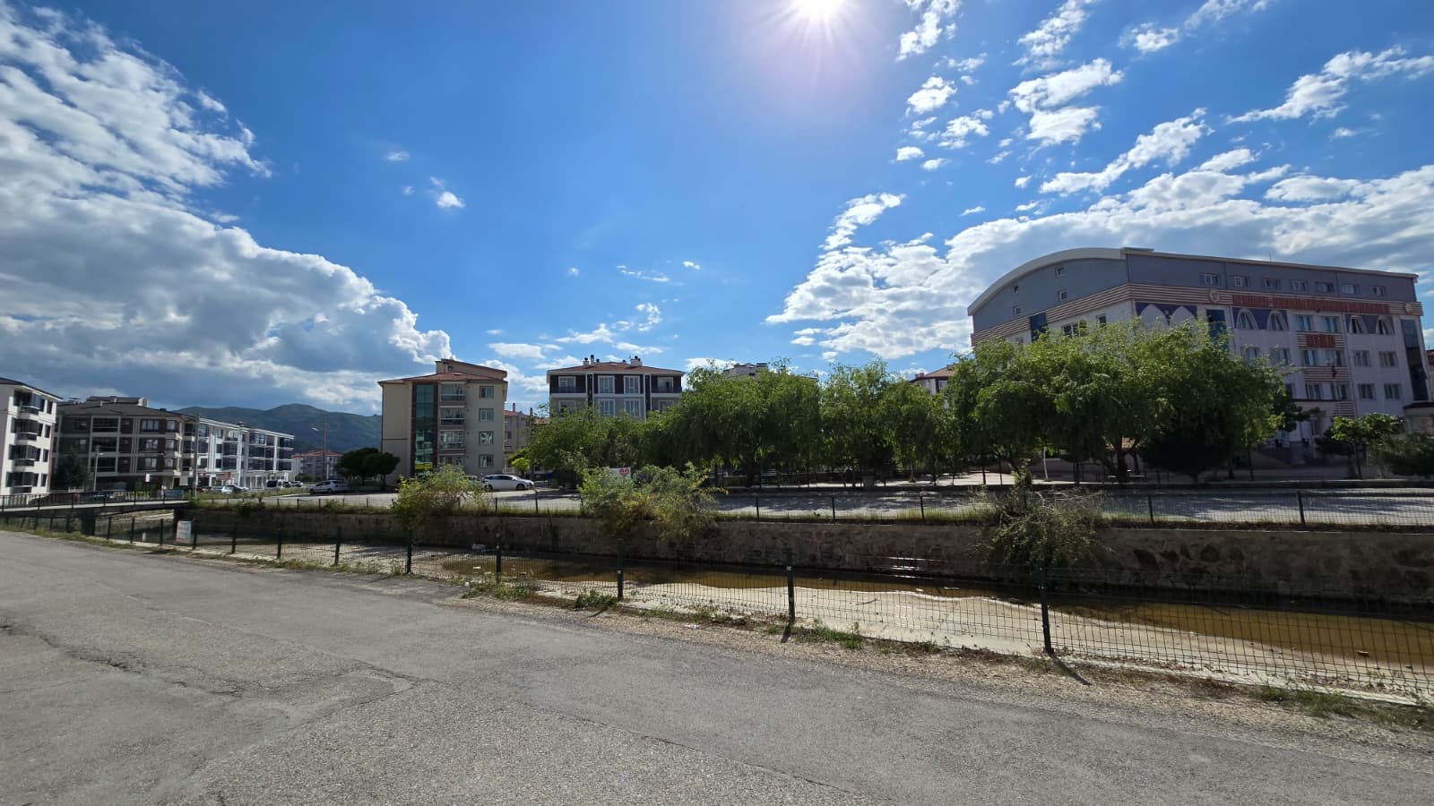 ​TURKUAZ EMLAKTAN SELÇUKLUDA KİRALIK 2+1 DAİRE